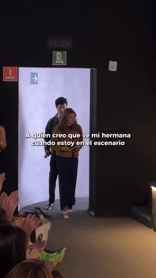 Que bonito fue verla en primera fila en la presentación de mi novela ✨ 
Mi hermana ha sido una amistad de décadas. Y agradezco mucho el Spot que me ha dado para convertirme en el escritor que soy. Te quiero @iamdanithegirl 
Recuerden que mi novela “Cuando vi a la muerte prestar su sombrero” ya está disponible 📚
#cartasdeunlector #libros #literatura #books #librosrecomendados #librosymaslibros